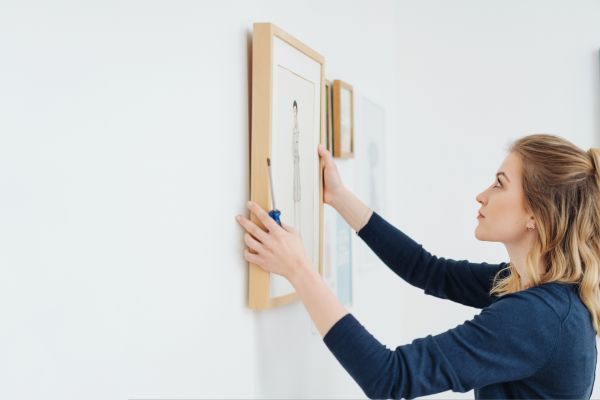 Picture Hanging Service in Crystal Lake