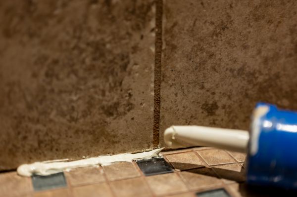 Shower Caulk Replacement in Crystal Lake